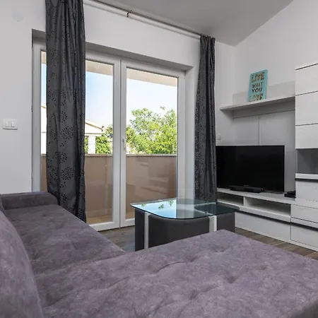 Leone Holiday home Bibici