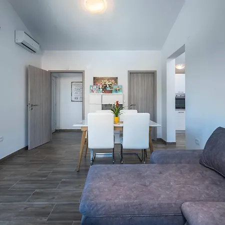 Holiday home Leone Bibici